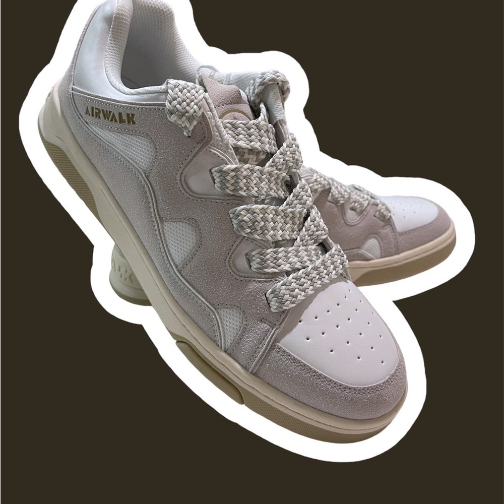 Airwalk Manash 0522 Mens Skateboarding Shoe with Fat Laces​​​​
